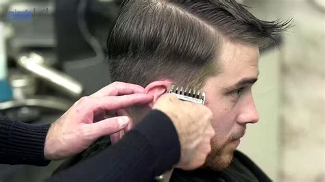 How to use coiffure in a sentence. Coiffeur homme paris, un salon qui vous coiffe avec style