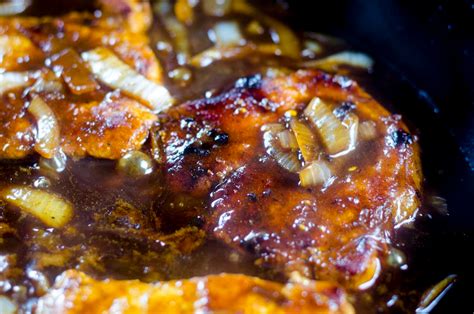 Brown some pork chops in a fry pan, then add lipton onion soup and a cup of water. Pork Chops Lipton Soup / Slow Cooker French Onion Soup Pork Chops Allfreeslowcookerrecipes Com ...