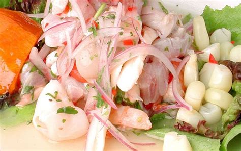 Cómo preparar el estimulante ceviche peruano de pescado con esta fácil