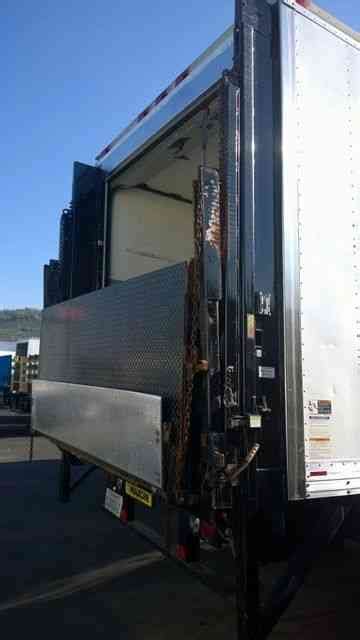 Medium duty curtain side van trucks & straight trucks. Hino 268 24ft Refrigerated Truck Side door Lift Gate under ...