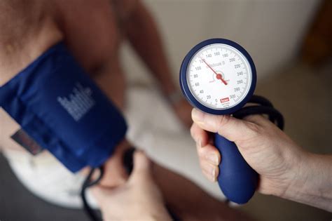 Niedriger blutdruck ist selten bedrohlich. Gefahr in den Adern: Wie hoch darf der Blutdruck sein ...