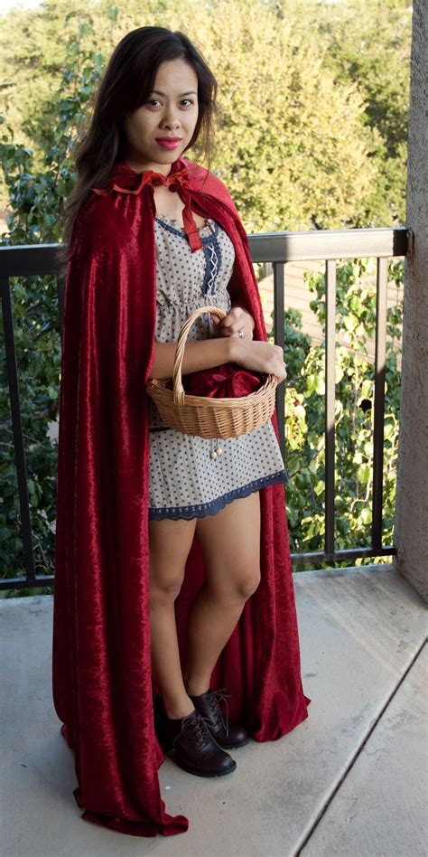 Be Lured Sunday Surprise Red Riding Hood Costume