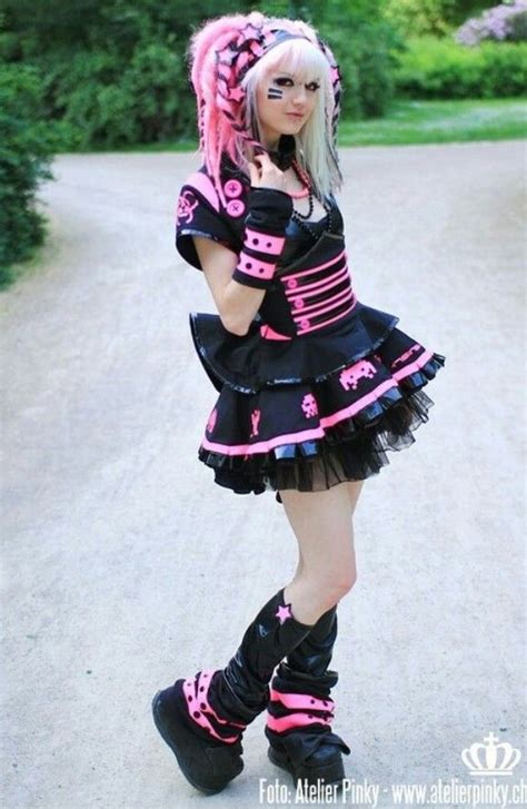 Pin By 🖤cat A Tonic🖤 On Pink And Black Goth Cybergoth Fashion Goth