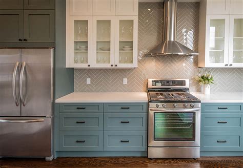 It's a great highlight to white or blue cabinets, noel says, and brings a modern. Kitchen Design Layout: View Latest Modern Kitchen ...