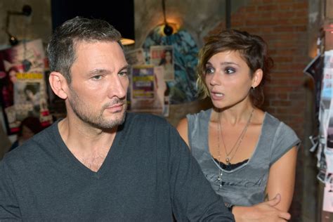 Lilly versucht zwar, sich zu erklären, doch nihat geht gekränkt auf abstand. GZSZ-Vorschau: Betrügt Frederic etwa Jasmin?