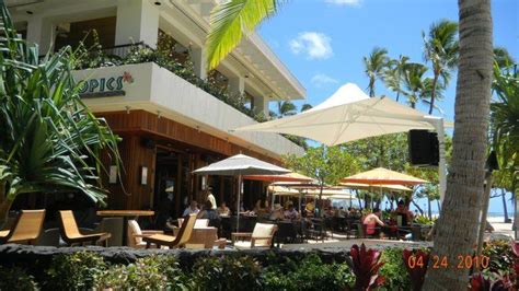 Tropics Bar And Grill Hilton Hawaiian Village Oahu Hi Hilton Hawaiian