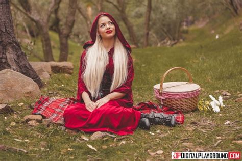 Elsa Jean Little Red Riding Hood Слив 23 обнаженных фото с Onlyfans Patreon Fansly 77285