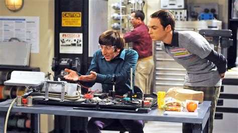 Young Sheldon Simon Helberg Reprises His Big Bang Theory Role As