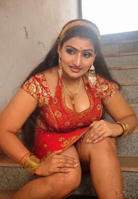 Tamil Aunty Actress Babilona Hot Stills In Half Saree Mallu Actress