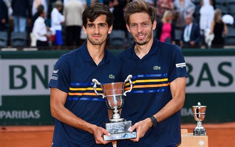 Seems that nicolas was feeling less than 100%, but his training still looked unbelievable. Pierre-Hugues Herbert et Nicolas Mahut, vainqueurs ...