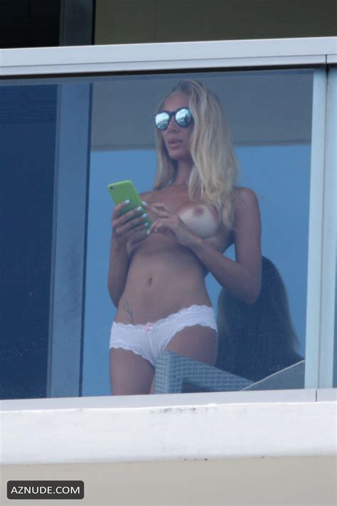 Laura Cremaschi Topless In Her Hotel Balcony In Miami