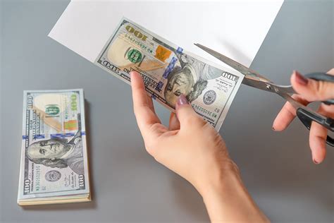 Counterfeit Money How To Spot Fake Bills Zenbusiness Inc