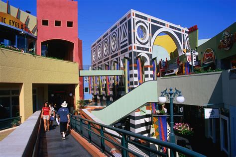 Jon Jerde Dies At 75 La Architect Redefined Shopping Mall Urban