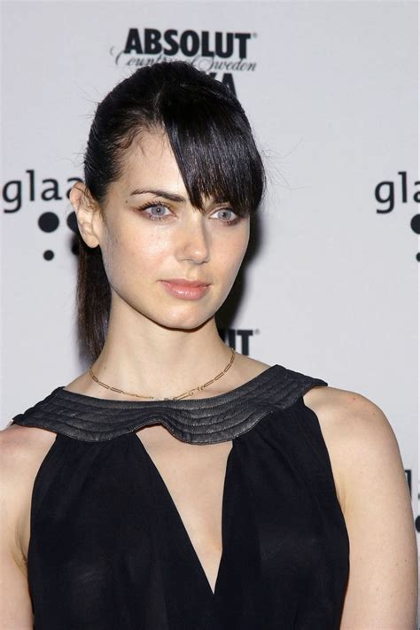pictures of mia kirshner