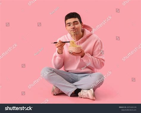 10908 Men Eating Noodle Images Stock Photos And Vectors Shutterstock