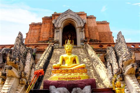 Wat Chedi Luang Religious Tourism In Chiang Mai