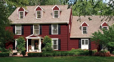 9 Expertly Crafted Paint Schemes For A Home Exterior Red House