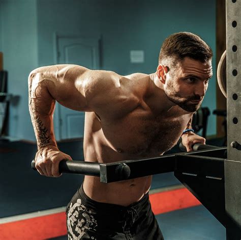 9 Arm Workouts You Can Do Without Weights In 2020 Arm Workout Arm