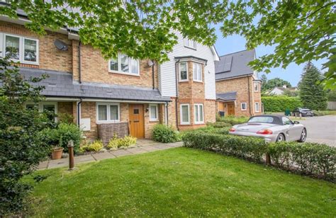 3 Bedroom Property In Bluehouse Lane Oxted Surrey Let Agreed Payne And Co