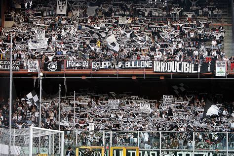 Ultrasspezia.net has google pr 2 and its top keyword is spezia calcio forum with 64.97% of search traffic. Ultras Spezia - Home | Facebook