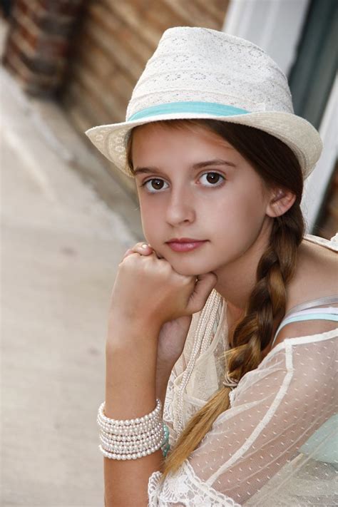 Build Confidence With Tween Portrait Sessions With Captivating