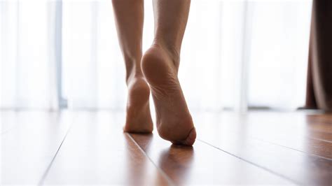 Is Walking Barefoot Bad For Your Feet The Healthy Readers Digest