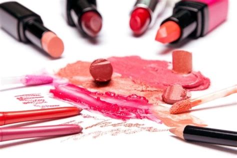 How To Find The Best Lip Makeup Products Glamour N Glow