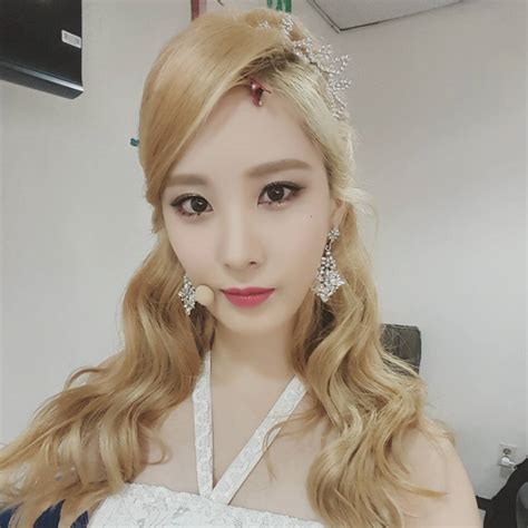 Snsds Seohyun Posed For A Pretty Selca Picture Wonderful Generation