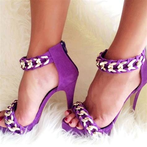 Pin By Day On Plataformas Purple Sandals Heels Purple Shoes