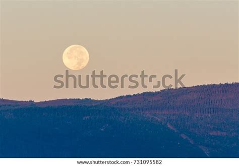 Full Moon Set Over Mountain Sunrise Stock Photo 731095582 Shutterstock