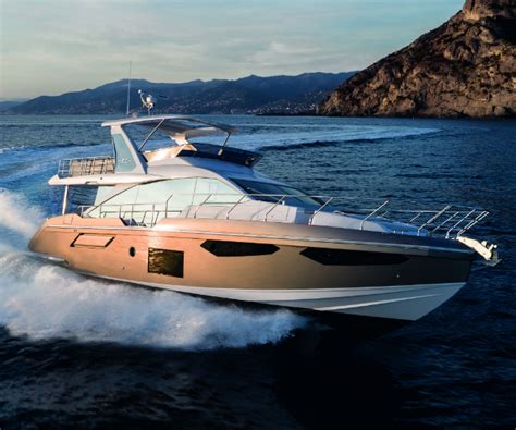 Yacht Review Azimut 60 Flybridge Luxuo