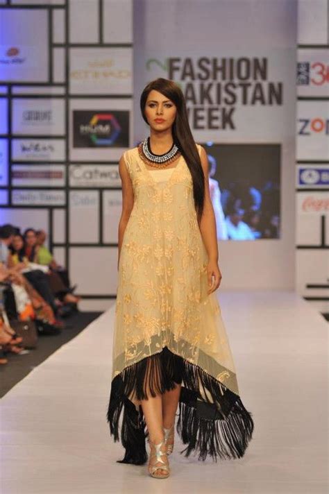 fashion world latest fashion fashion pakistan week 2012 pictures