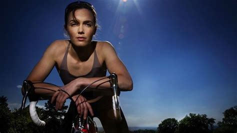 20 Reasons To Date A Cyclist Rantlifestyle Victoria Pendleton Cyclist Chicks On Bikes