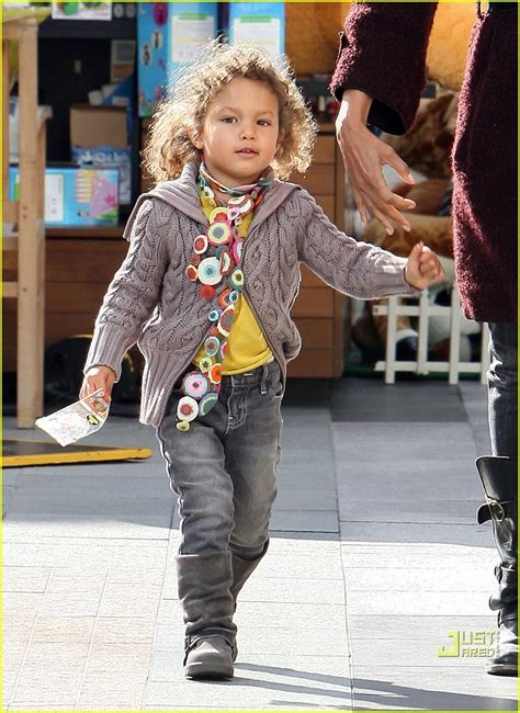 The proof is in the pictures. Nahla Aubry: Shopping with Halle Berry! - Halle Berry ...