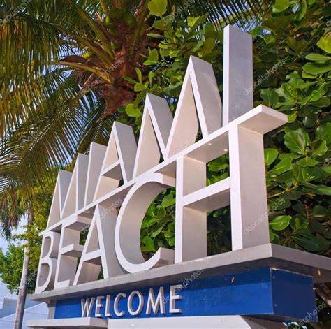 Miami Beach Florida Welcome Sign — Stock Photo © Fotozapad 24563993