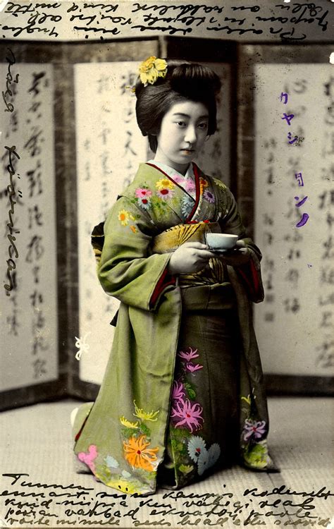 Geisha Teruha holding a Senchawan 1918 | Teruha holding a ...