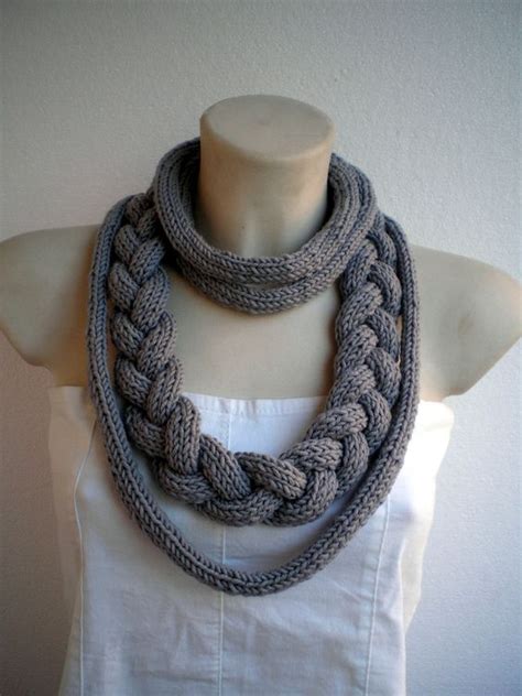 Learn how to select yarn and needles, cast on, knit, purl, bind off and more. Knitting Necklace - Knittting Crochet