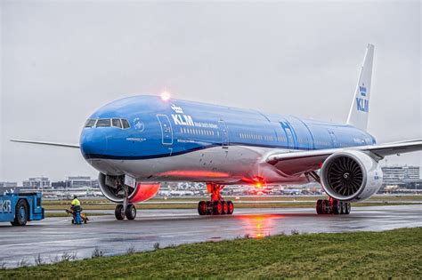 Klm Welcomes Latest Boeing 777 300 At Schiphol