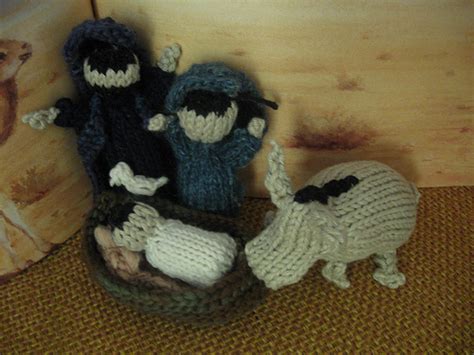 It takes about 40 gm of yarn in the main colour, a small amount of contrast colors for the hooves and. Free Christmas Knitting Patterns: TINY KNITTED NATIVITY ...