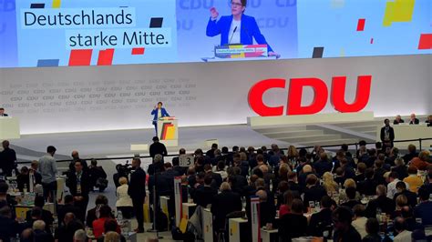 Deutschland leidet nicht unter einem zuwenig an christentum. Bericht vom Parteitag der CDU in Leipzig - ZDFmediathek