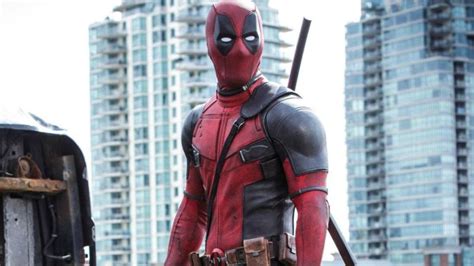 First Look At Ryan Reynolds In Costume On Deadpool 3 Set Murphy S Multiverse