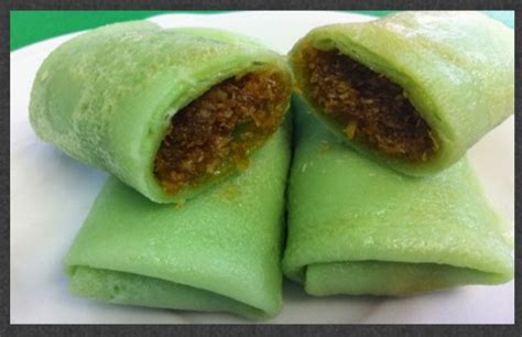 Rolled pancake/omelette) is a popular traditional kue (traditional snack) of sweet coconut pancake. RESEPI: Kue Dadar Gulung