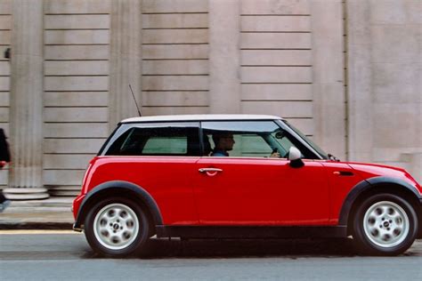Watch Press Coverage Of The Original R50 Mini Launch 20 Years Ago