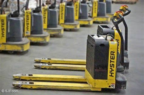 Toyota forklifts' electric pallet jack makes pulling product through narrow aisles easy & convenient. Electric Pallet Jacks for Sale (New & Used) | SJF.com