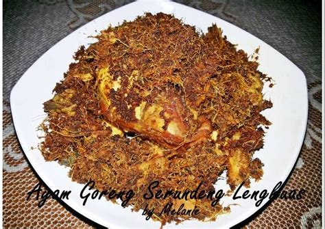 Bumbu yang pedas dilumurkan selama proses memasak. Resep Ayam Goreng Serundeng Lengkuas oleh Melanie | Recipe ...