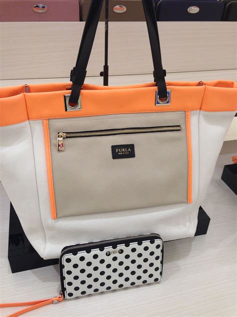 Schnittmuster für die windeltasche windeltaschen sind einfach super praktisch für unterwegs, weil mama alles nötige gut verpackt dabei hat. I want this!