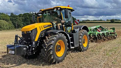 On Test Jcb Fastrac 4220 Icon Tractor Farmers Weekly