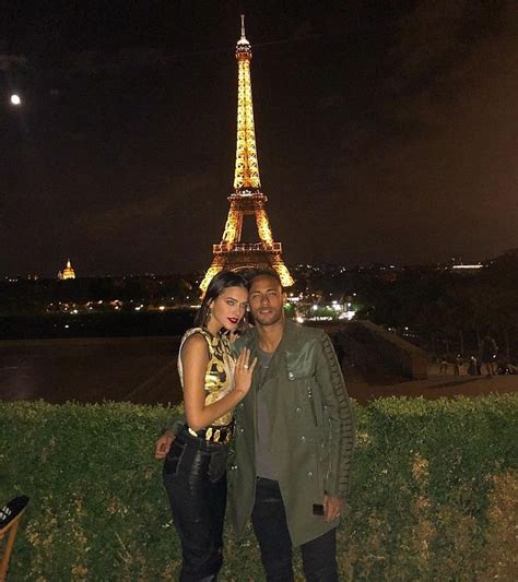 Neymar And His Girlfriend Bruna Marquezine Pose In Front Of The Eiffel