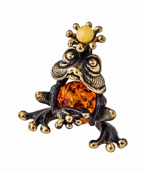 Лягушка в короне 1208 - фигурка-сувенир из янтаря и латуни, купить оптом