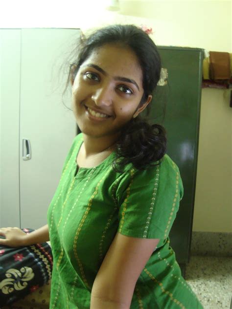 New Bollywod1 Real Life Mallu Girls Clik Pictures To Enlarge
